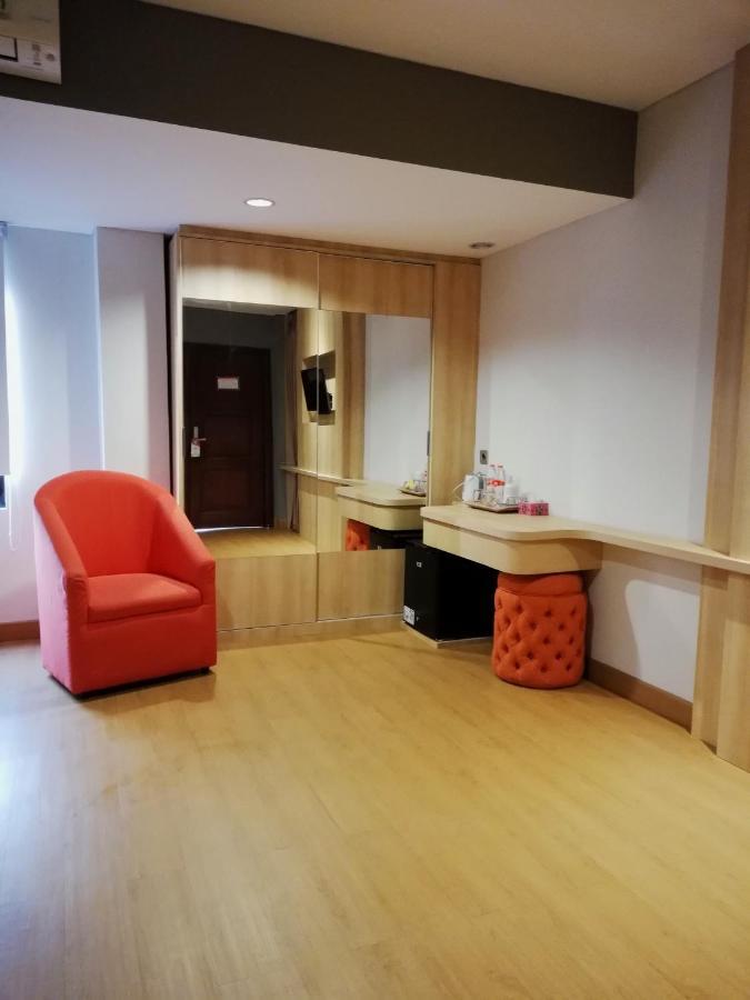 The Nyaman Motel Jacarta Exterior foto